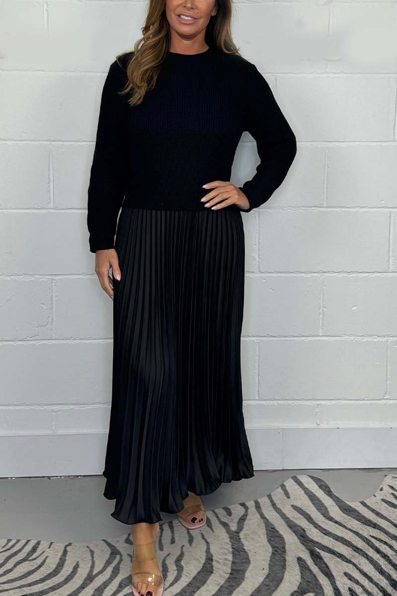 Jacobine - Unique winter dress with skirt detail