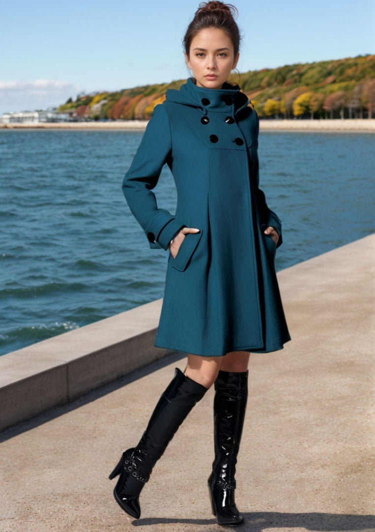 Isla – The Luxurious Autumn Coat